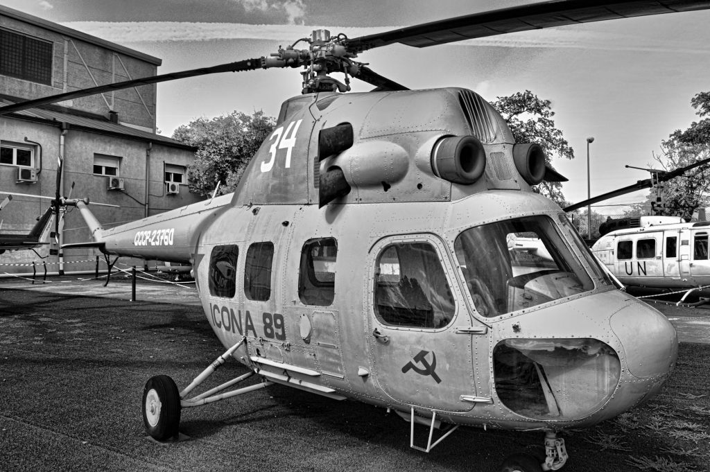 War 2 drops fresh Hindi track ‘Aavan Jaavan’