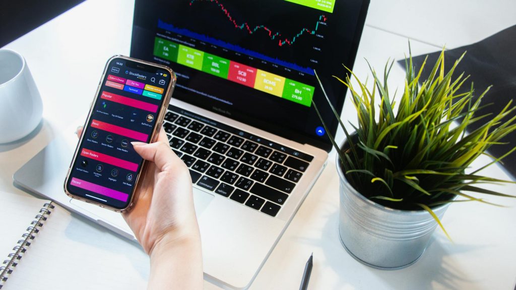 Sensex Tumbles 829 Points; Market Sentiment Takes a Hit