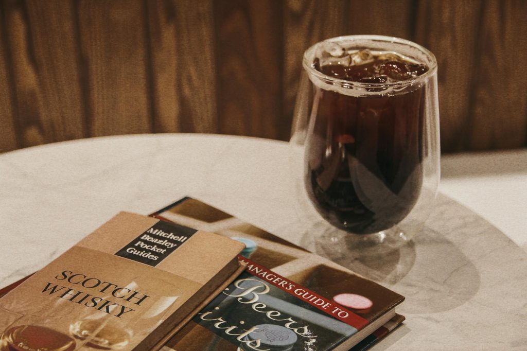 Best Hollywood Books for Movie Lovers This Holiday Season