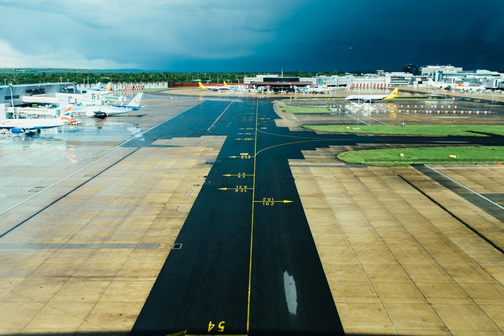 Maharashtra to Borrow Rs 6,000 Crore for Purandar Airport Land
