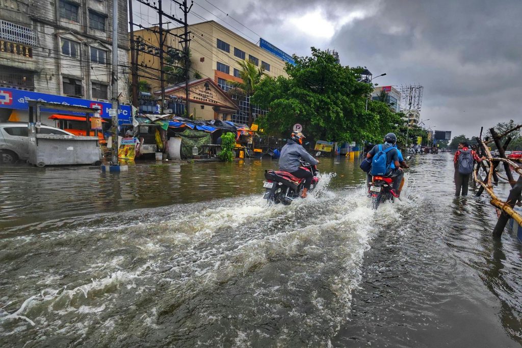 ఆంధ్రప్రదేశ్ మరియు తెలంగాణలో తక్కువ పీడనం కారణంగా వర్షల సూచన