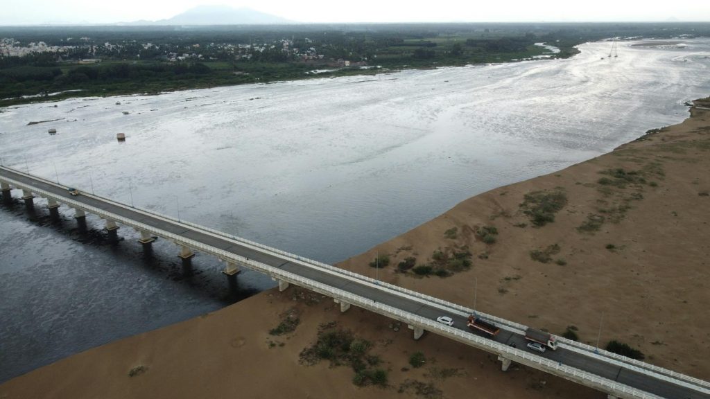 ఆంధ్ర ప్రదేశ్ గోదావరి నీరు దొంగిలించటానికి ప్రయత్నం చేస్తోంది: తెలంగాణ
