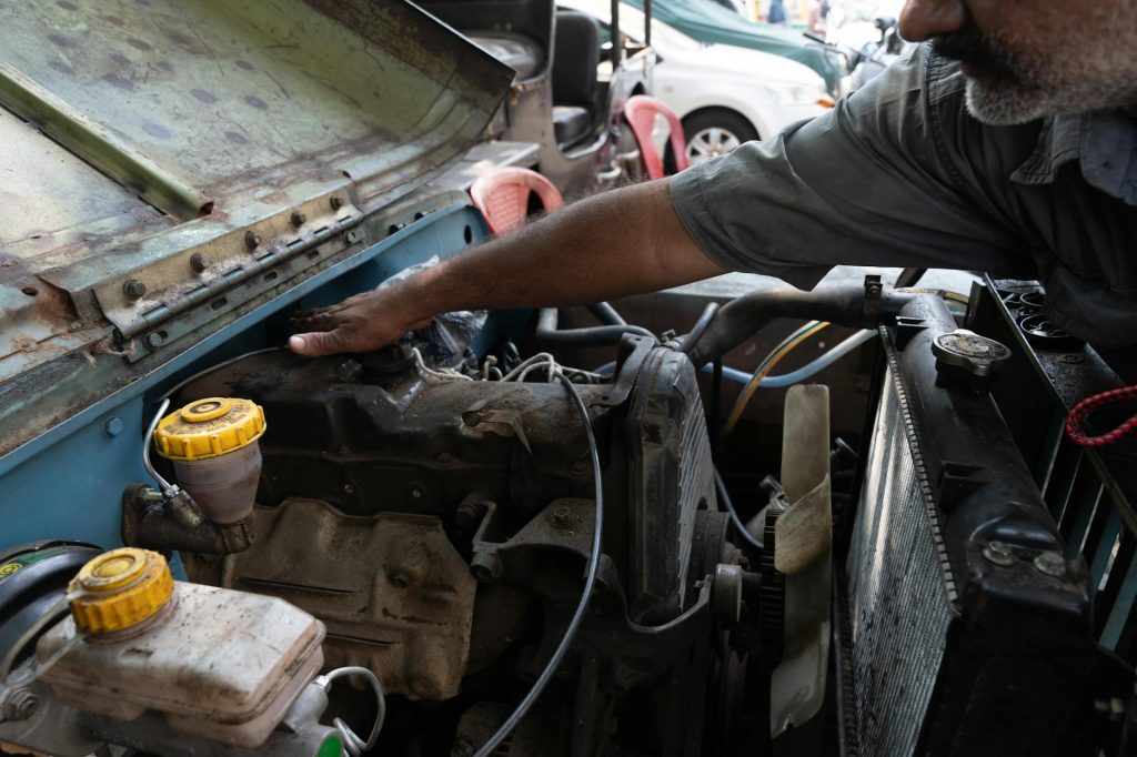 Bolero Crashes Into Auto, Hangs Over Bhopal Bridge Edge