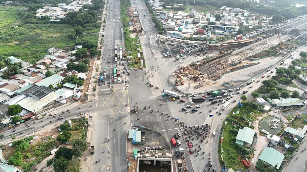 30-foot crater swallows Bhopal bypass: What went wrong?