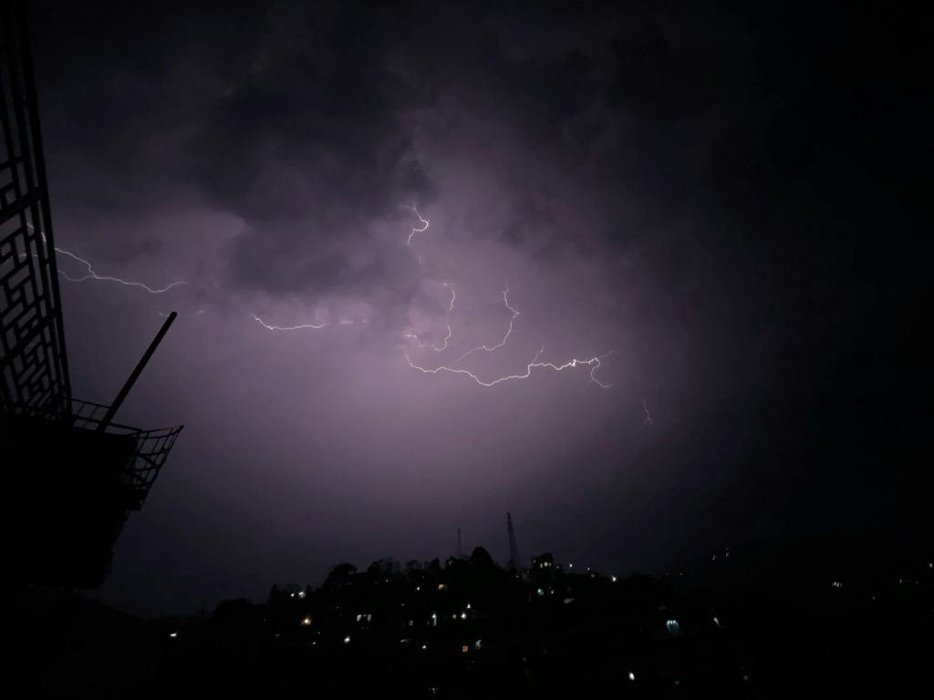 India Faces Extreme Weather: Freezing Cold in Kashmir, Storms in Gujarat