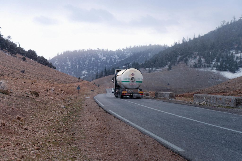 Indian LPG Tanker Safely Crosses Hormuz Strait Amid Regional Tensions