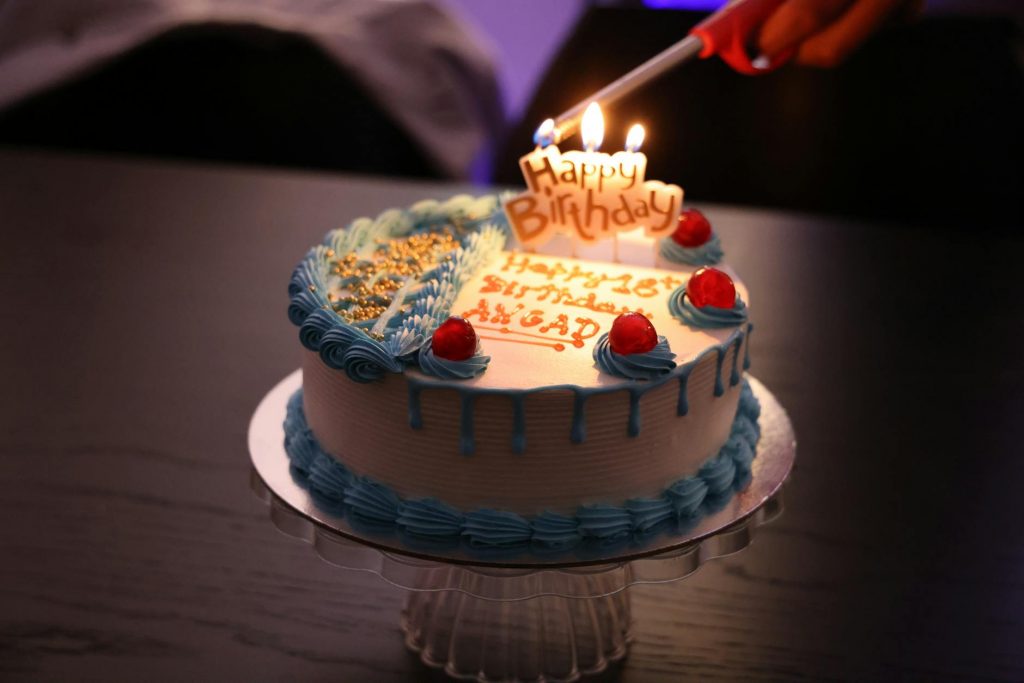 Rashmika’s Airport Birthday Cake Moment Goes Viral