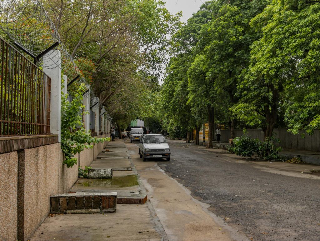 Delhi University Student’s Footpath Video Exposes City’s Sidewalk Problem