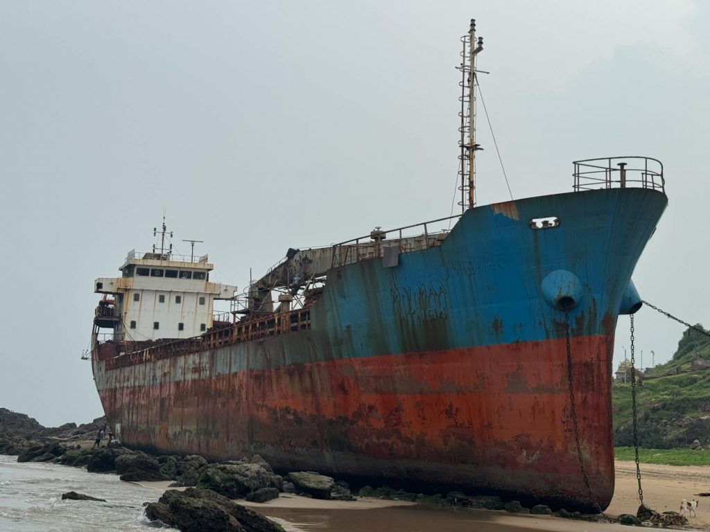 President Murmu watches International Fleet Review in Visakhapatnam