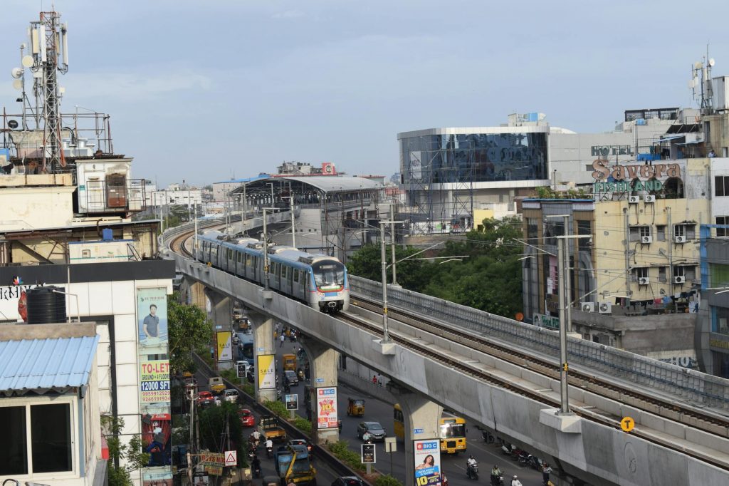 హైదరాబాద్‌లో నకిలీ నంబర్‌ ప్లేట్‌ ఉపయోగించి ట్రాఫిక్‌ చలానలు తప్పించిన వ్యక్తికి కేసు
