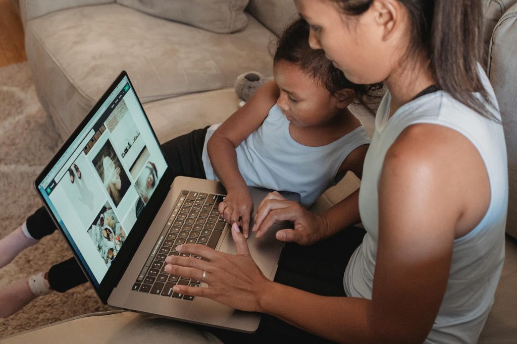 New Moms in Tech: Navigating a World of AI-Powered Coding