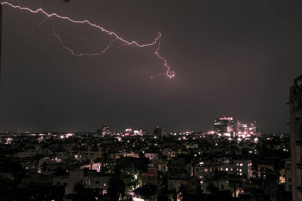 Thunderstorm Alert Hits Delhi-NCR, Residents Urged to Stay Indoors