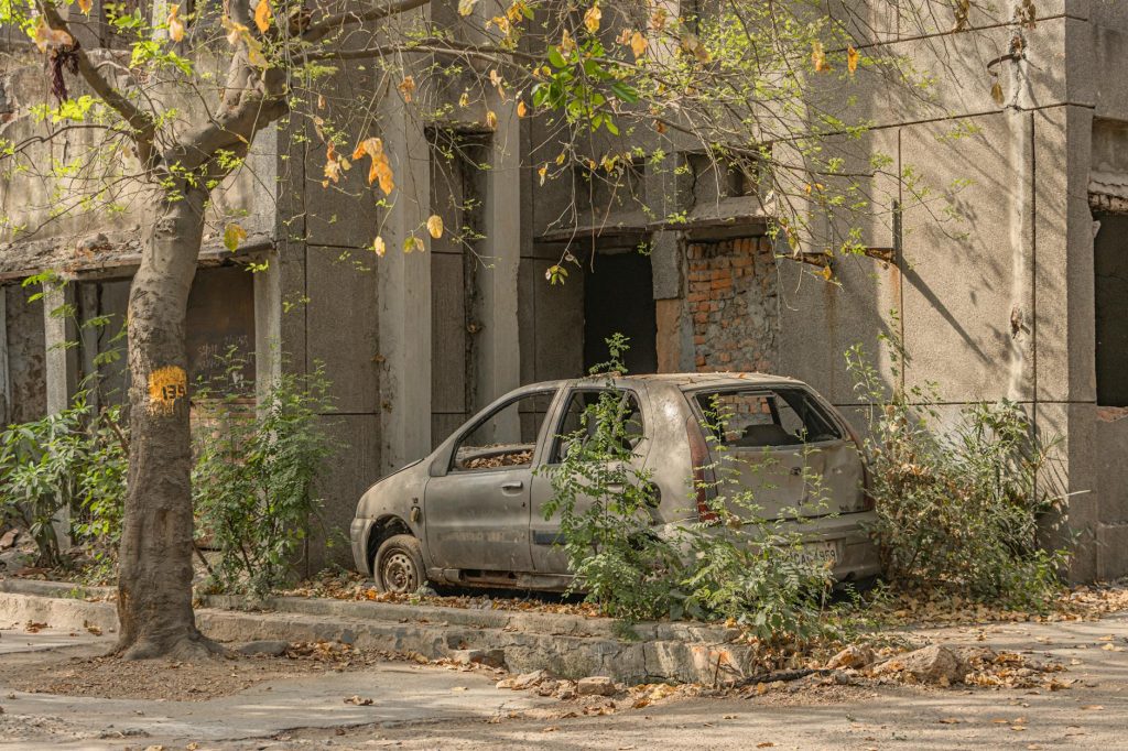 Delhi's Weather Sees Extreme Swings in May