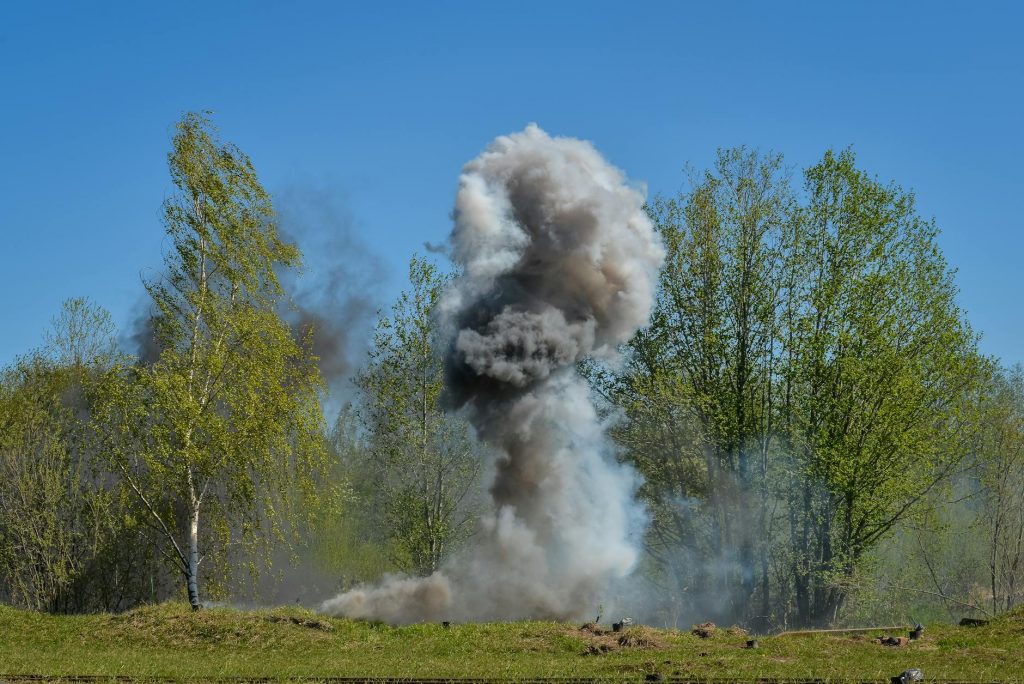 Meteor's Blast: A TNT Powerhouse Over the US!