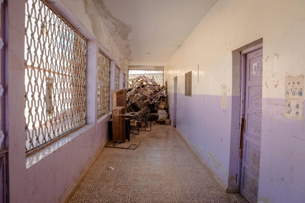 Woman Carries Sick Husband: Hospital Neglect Exposed