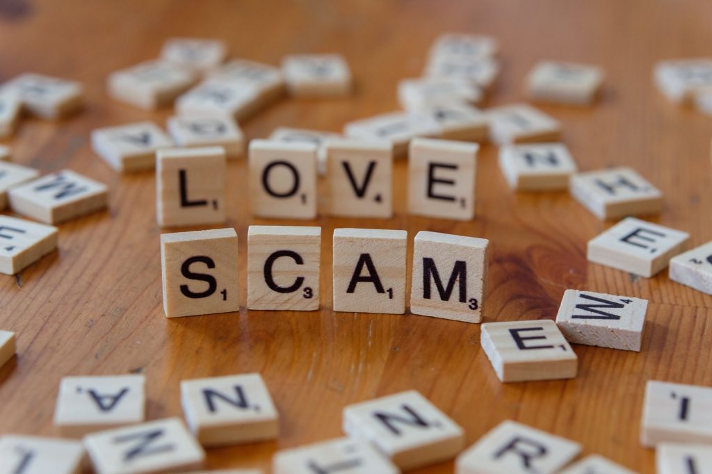 US Woman Calls Healthcare a Scam, Buys Meds from India