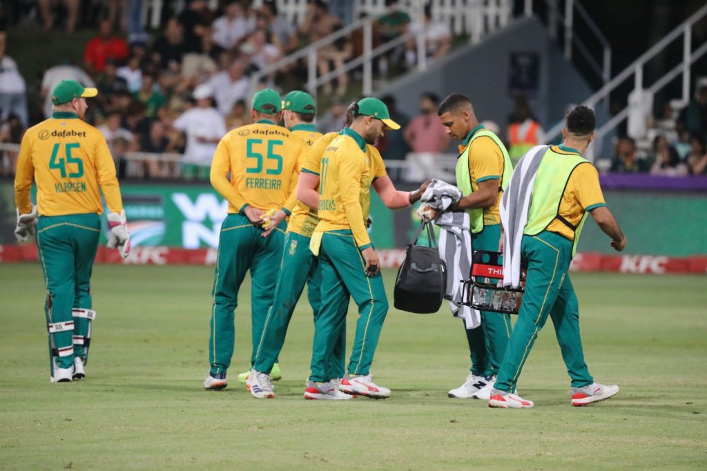 Will IPL Teams Face Consequences for Losing Foreign Players?