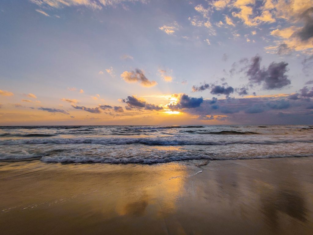 British Tourist Debunks India Myths, Praises Chennai Beach