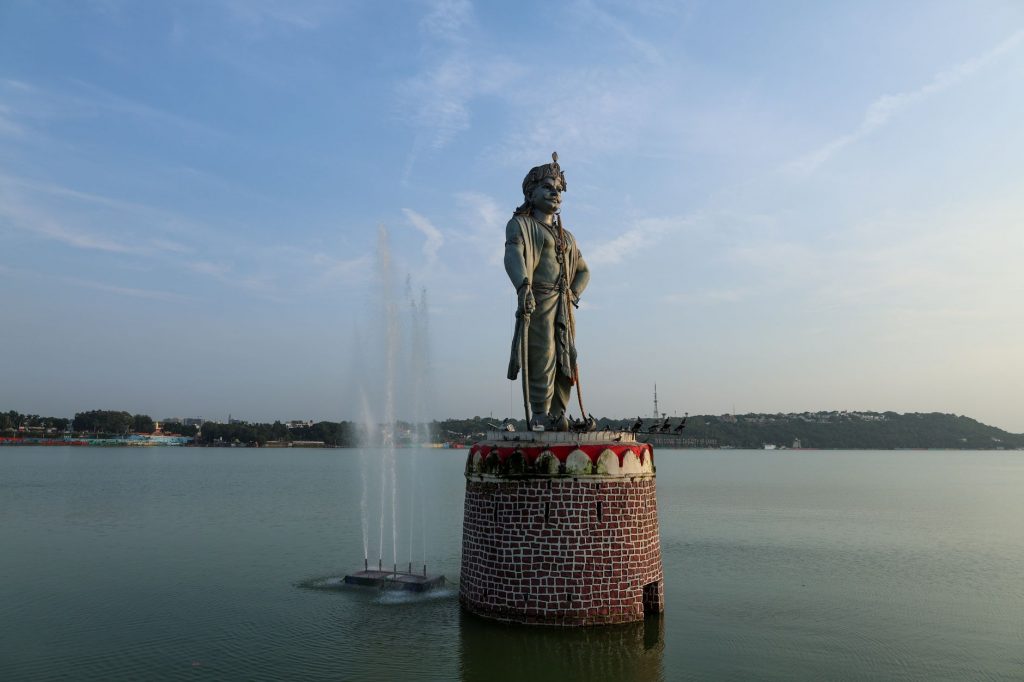 Naidu Unveils Monumental Tribute to Potti Sriramulu