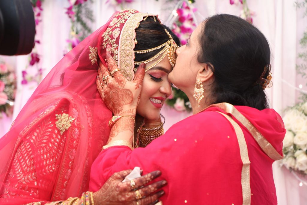 Bengaluru Woman’s Blunt Truth on Indian and Foreign Clients Goes Viral
