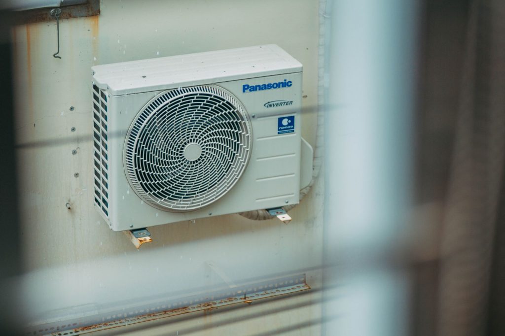 Delhi Woman’s Shocking AC Service Experience Goes Viral