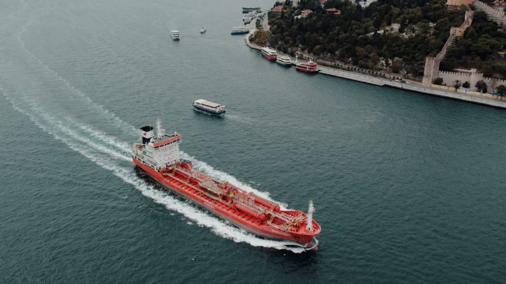 Indian Oil Tankers Brave Hormuz Strait