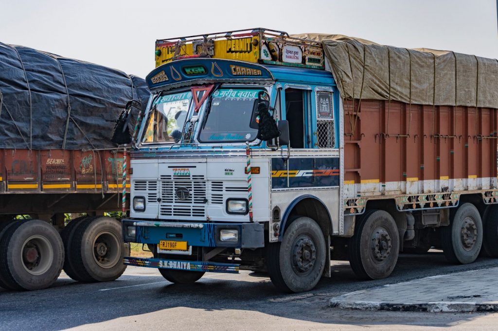 Bengaluru Techies Hitchhike Trucks: Why it Went Viral