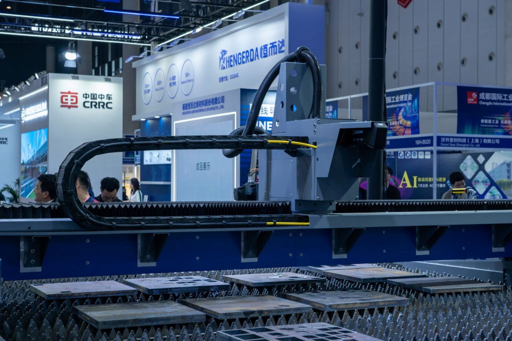 AI Powerhouse: China’s Supply Chain Expo Unveils Futuristic Zone