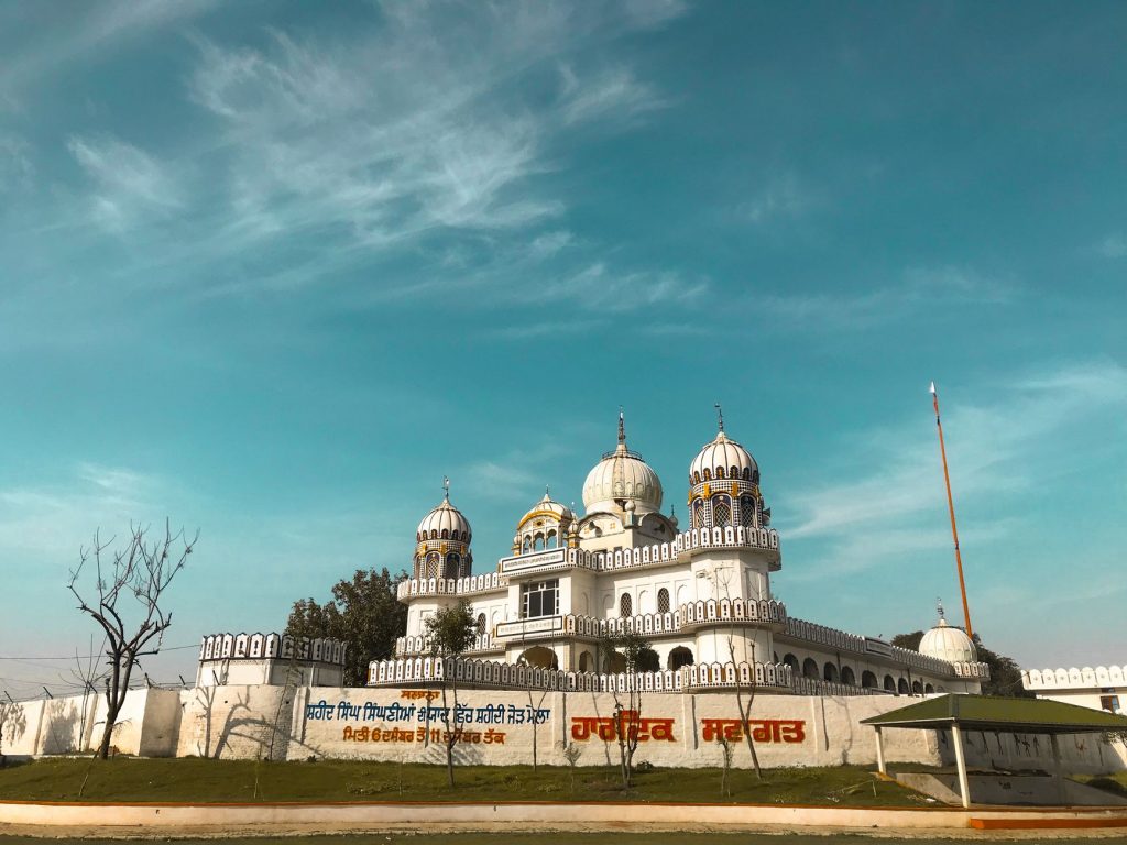 Gurdwara Chaos: Man Attacks Nihang Leader on Camera