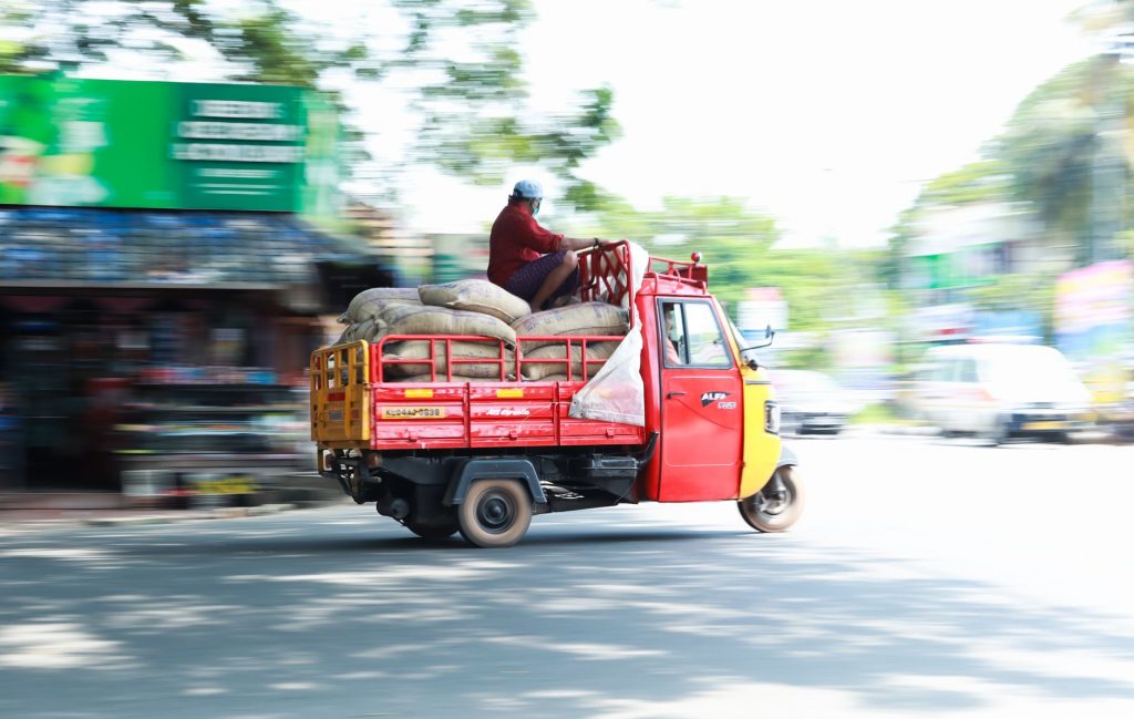Amazon, Flipkart Gear Up to Revolutionize India’s Express Delivery