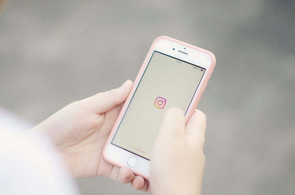 Centre Orders Meta Executives to Explain Child Abuse Ads on Instagram
