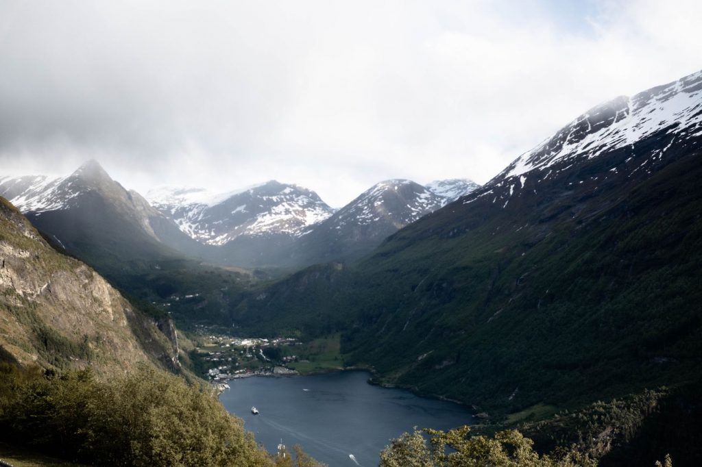 Norway vs England: World Cup Quarterfinal Clash!