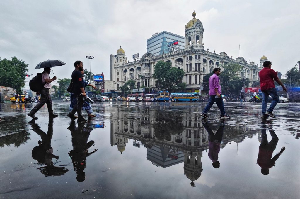 India Weather Woes: Monsoon Brings Unpredictable Storms