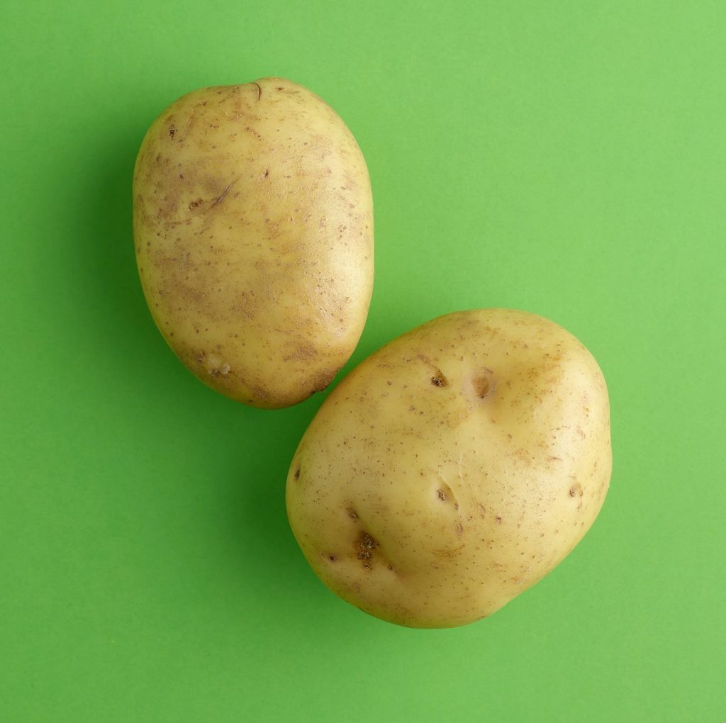 Matt Damon Signs Potato: Mumbai Fan’s Quirky Moment