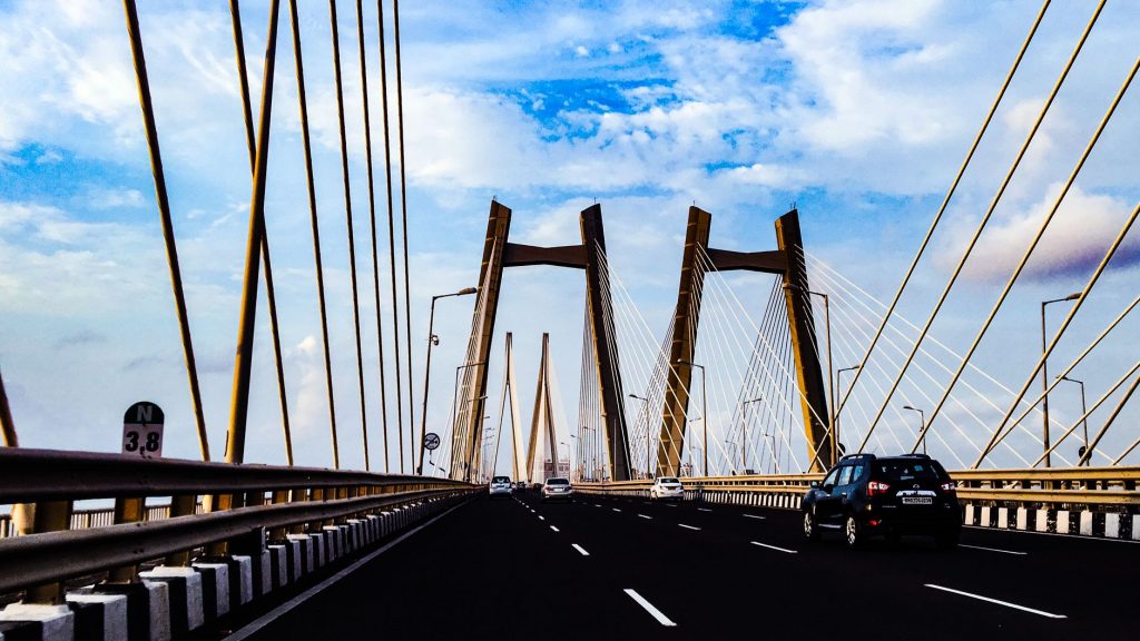 Porsche Rams Divider on Mumbai’s Coastal Road, Driver Miraculously Escapes