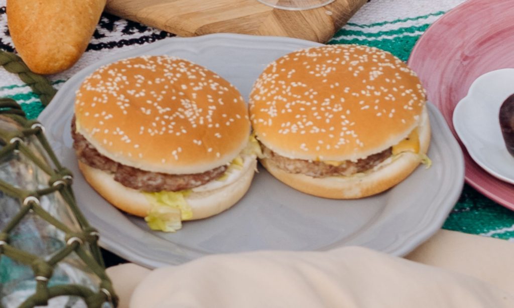 Vijeta Dahiya’s Burger Video Sparks Online Debate