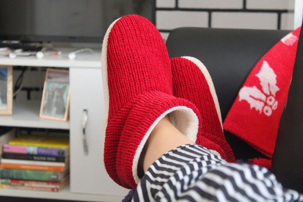 Actors Wearing Ugg Slippers: The Bizarre Trend in Hollywood