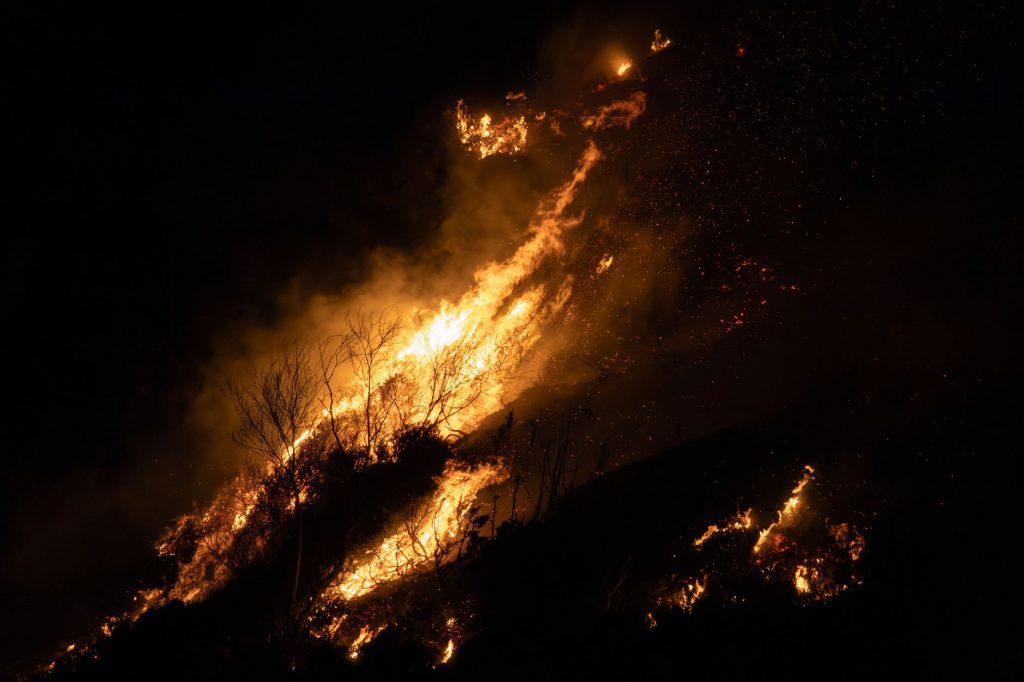 Europe Heatwave: Thousands Flee French Wildfires