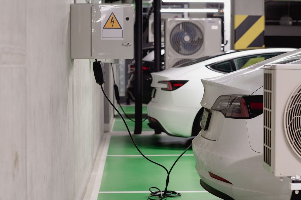 HPCL Teams Up with Energy In Motion to Revolutionize India’s EV Charging