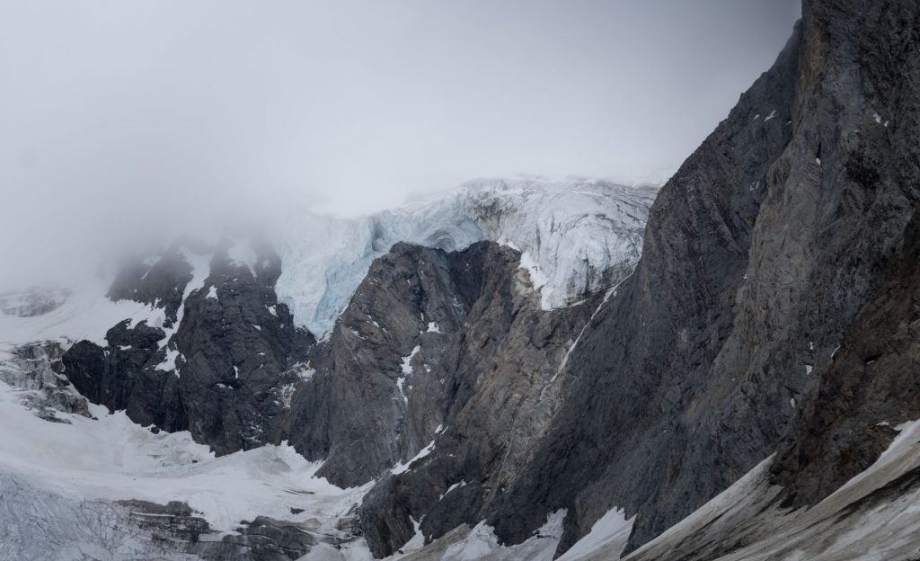 International Teams Rush to Pakistan’s Broad Peak After Deadly Avalanche