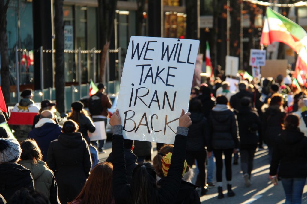 Trump Calls Off Strikes on Iran, Hopes for Quick Deal