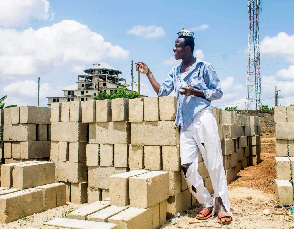 Shun Vices, Build a Brighter Future, Students Told