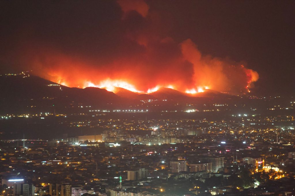 Canada Wildfire Grows, Forces Thousands to Evacuate