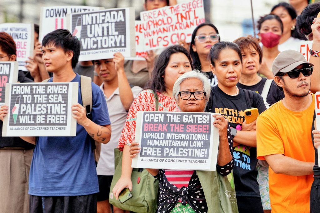 Students Barricade School Over Beloved Teacher's Transfer