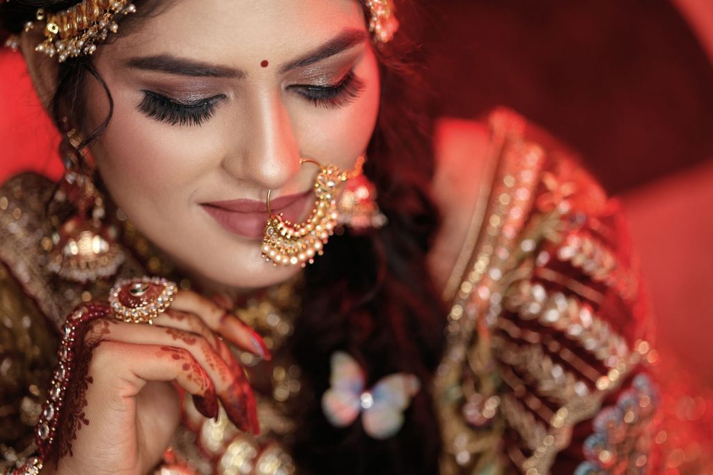 Shehnaaz Gill Swallows Nose Ring On Set!
