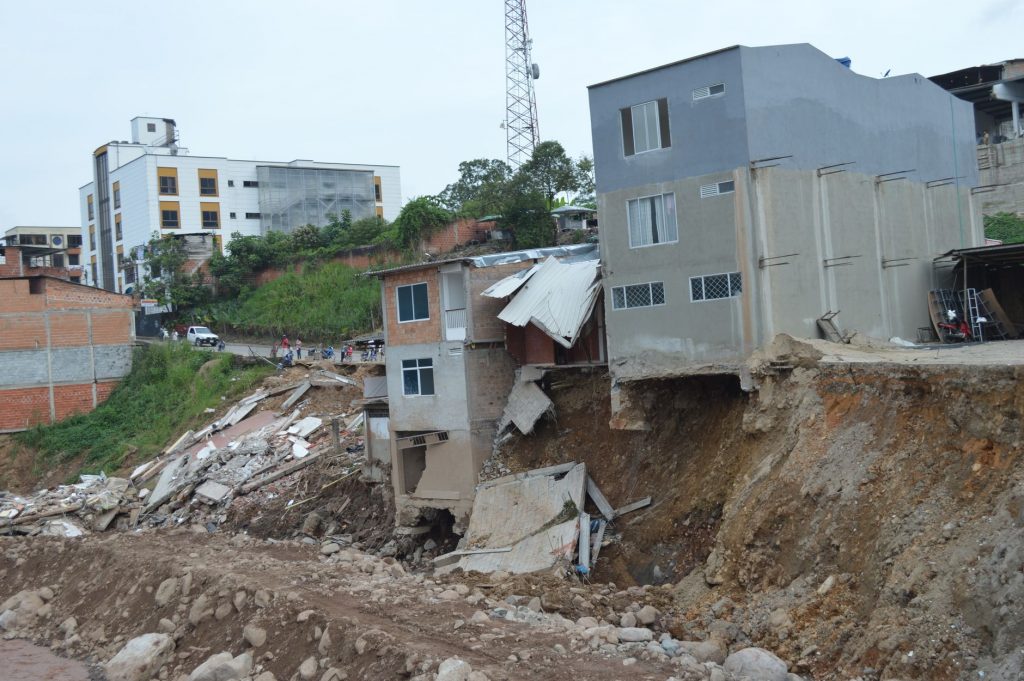 Colombia Rocked by Massive Quake, Over 100 Dead