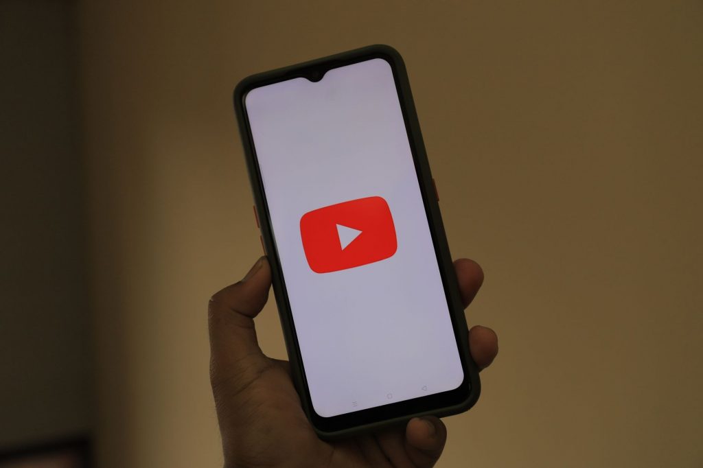 Google Blocks Rathee YouTube Video in India Over Defamation Claims