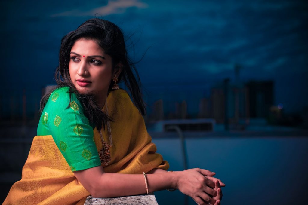 Telugu Actress Wins Tamil Hearts: How?