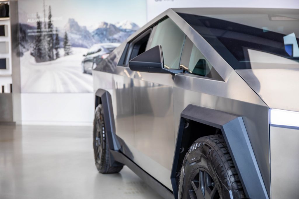 Tesla’s Cybercab: Big Reveal, Little Buzz