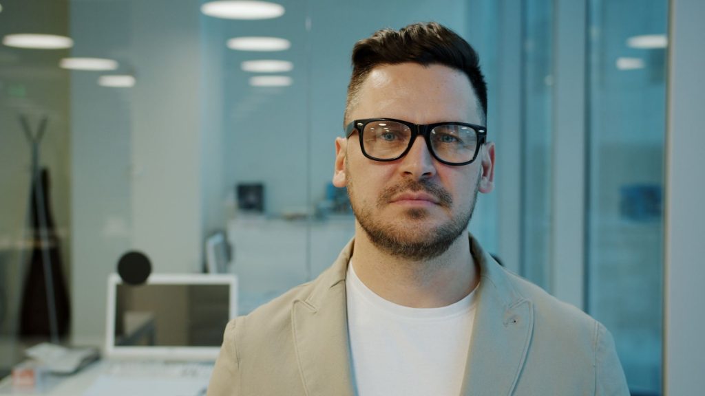 Snap’s Smart Glasses: AI Magic for Your Eyes?